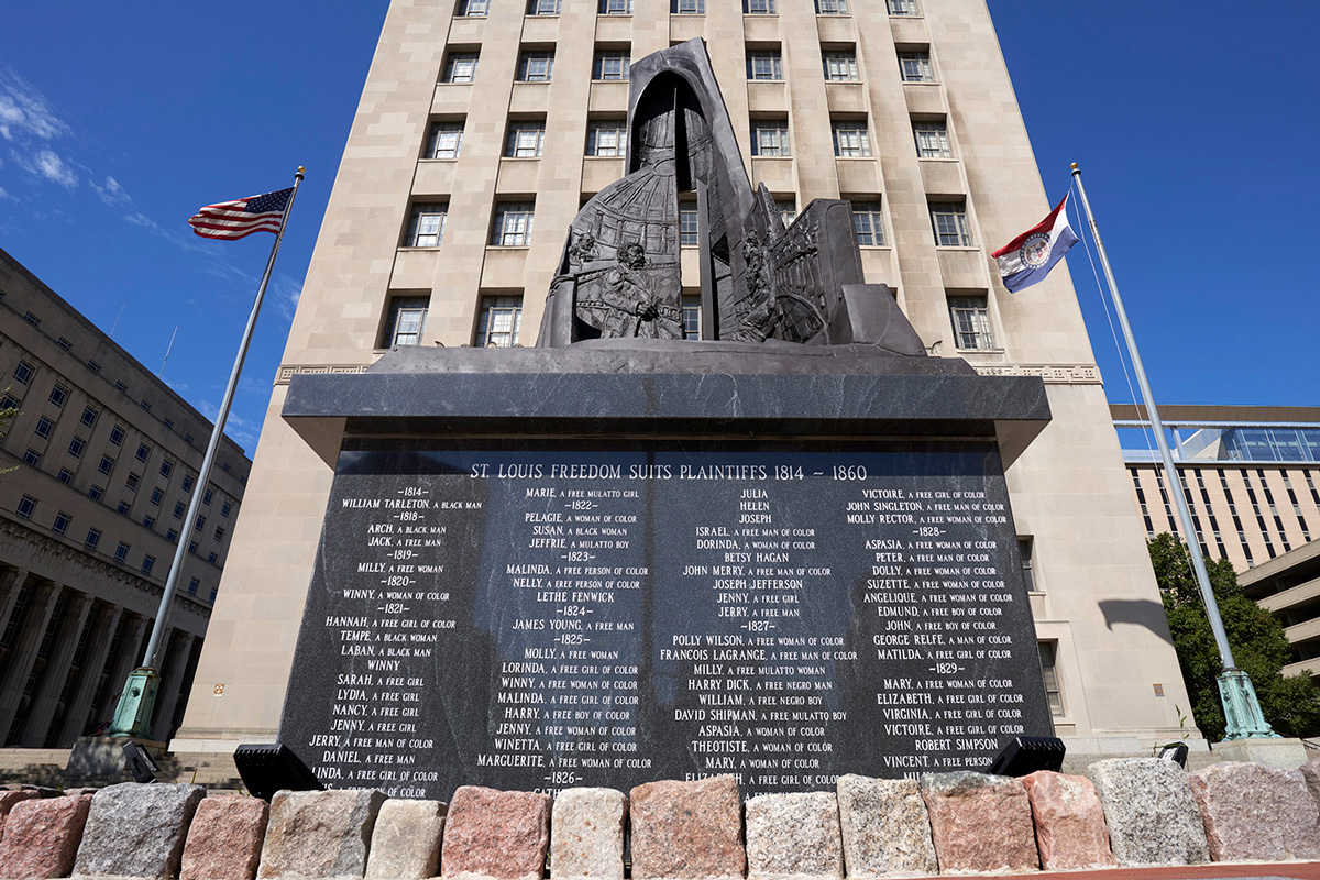 Freedom Suits Memorial Monument in front of the St. Louis Civil Courts Building, featuring the plaintiff's names from 1814 - 1860.